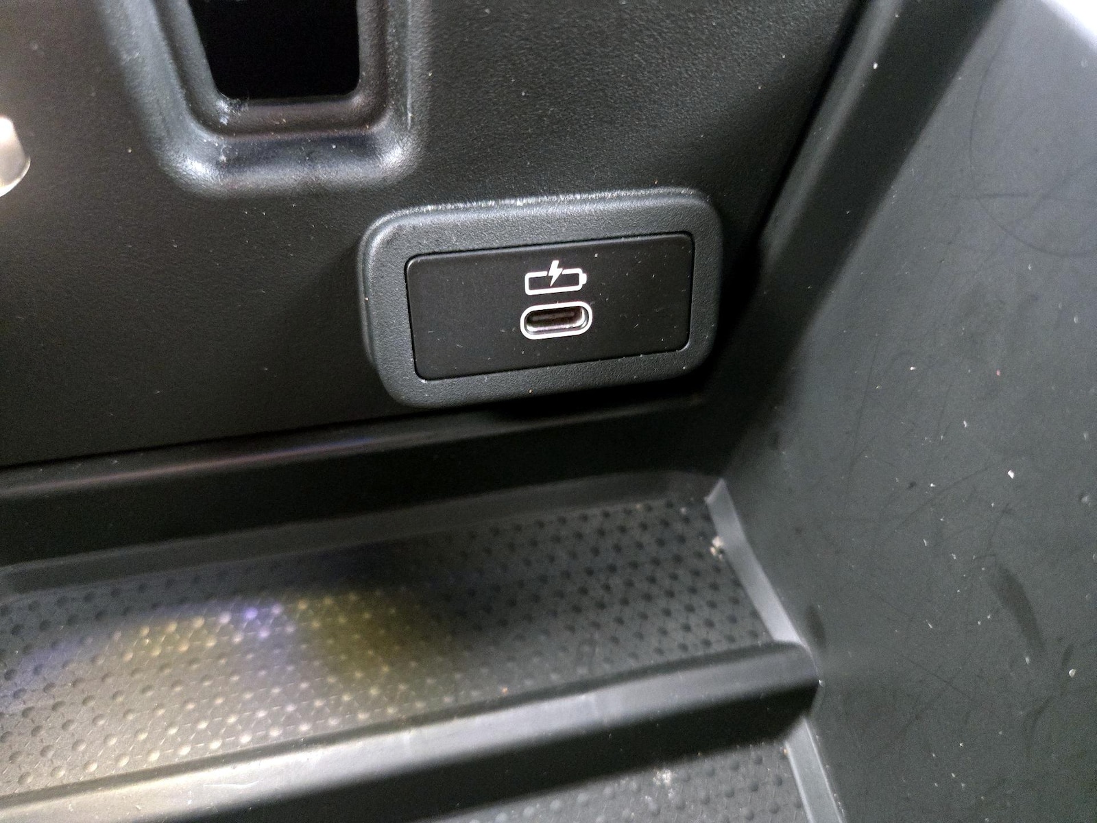 2023 BMW 3 Series 330e - Photo 20