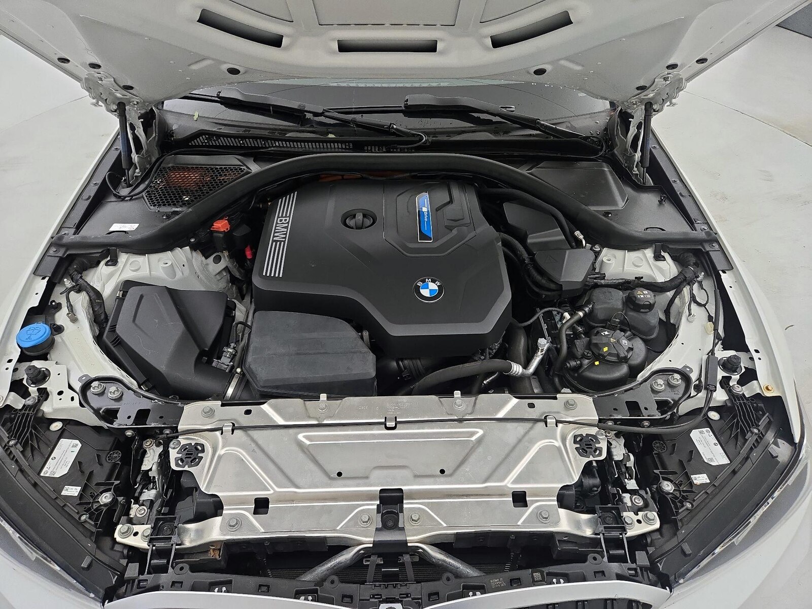 2023 BMW 3 Series 330e - Photo 24