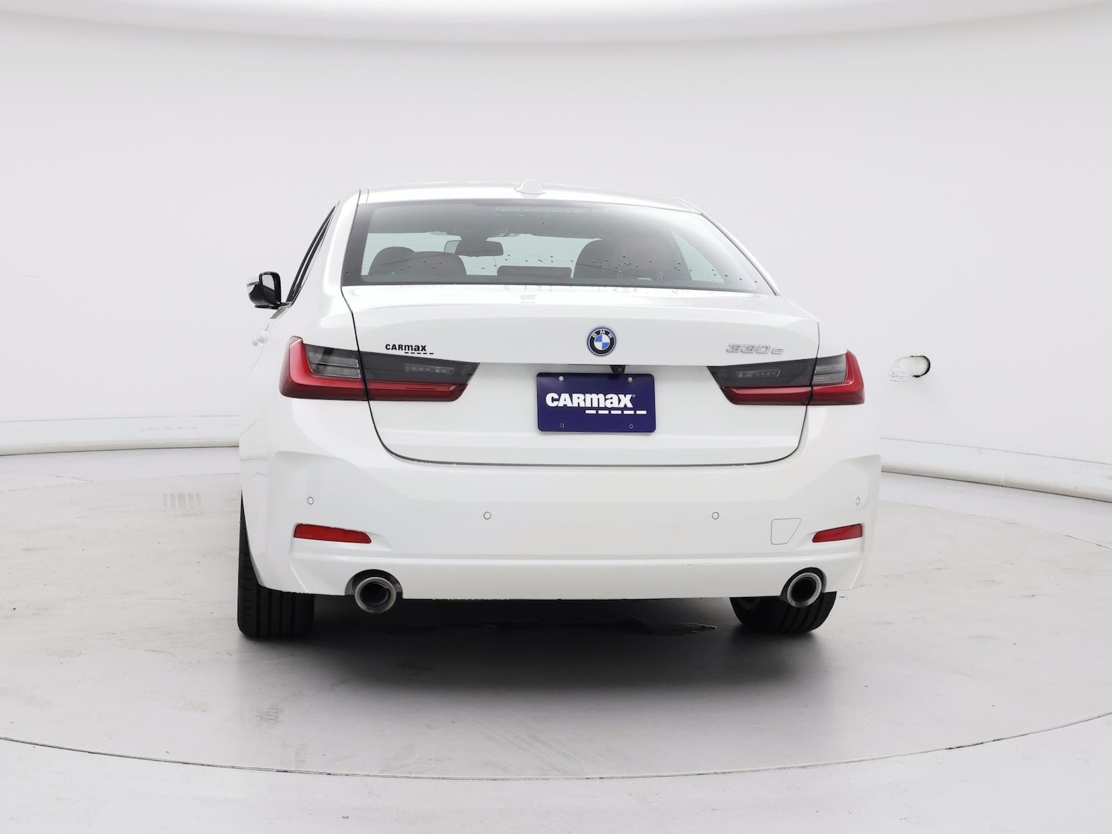 2023 BMW 3 Series 330e - Photo 7