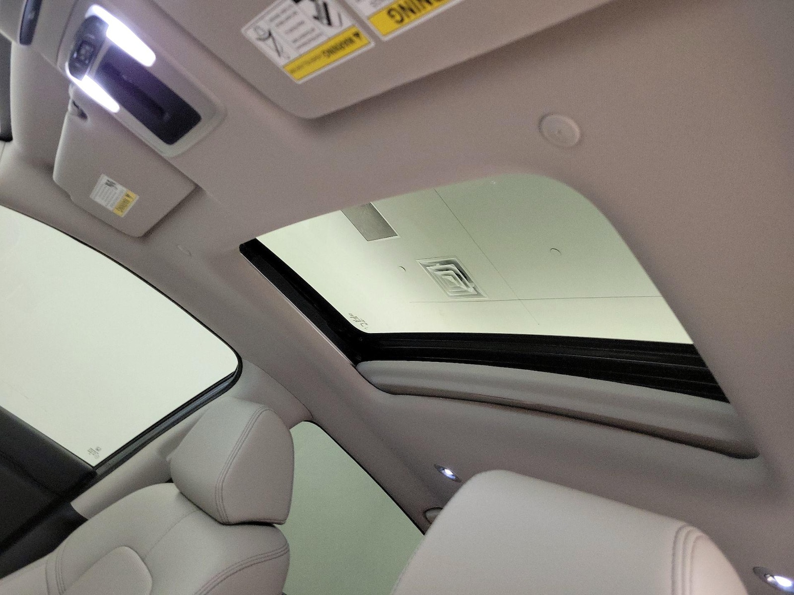 Sunroof(s) & Overhead Airbags