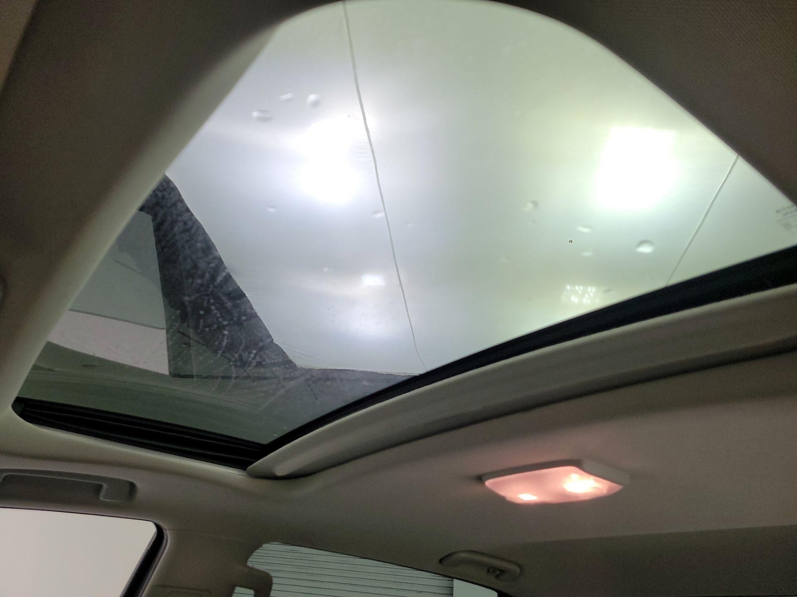 Sunroof(s) & Overhead Airbags