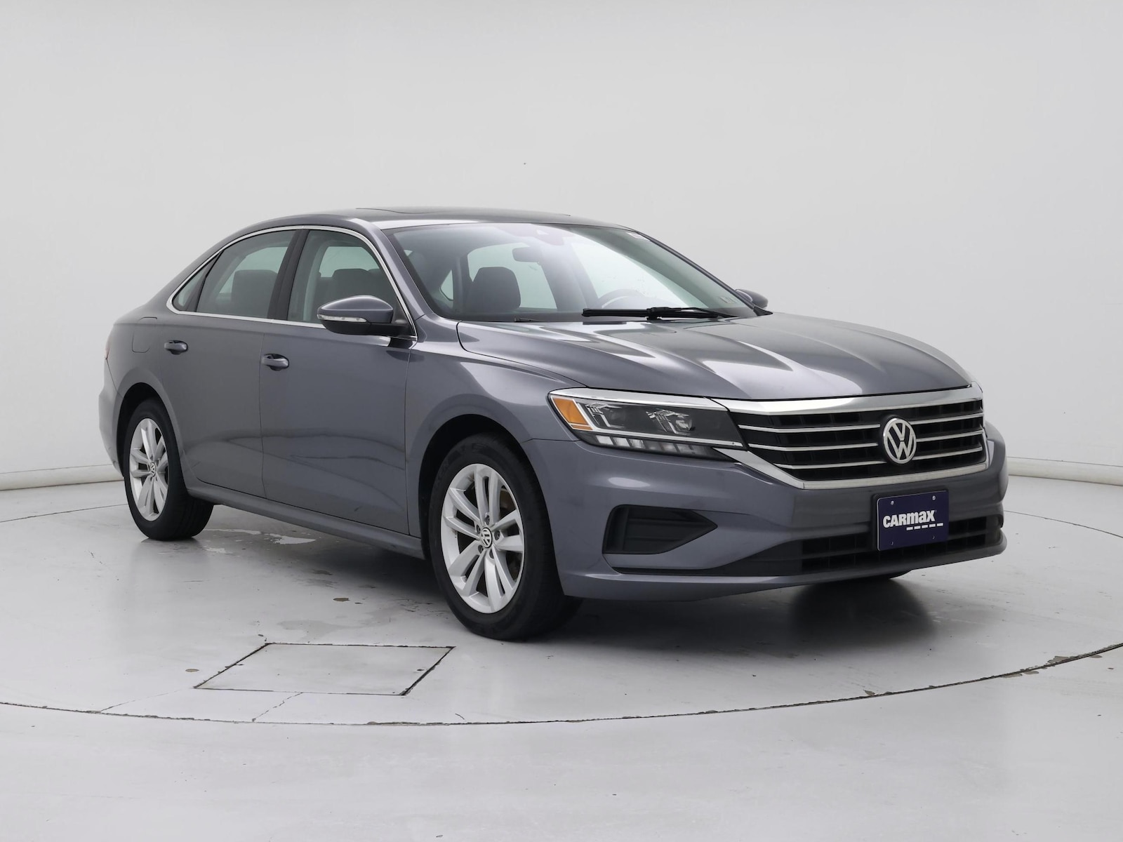 2020 Volkswagen Passat SE - Photo 2