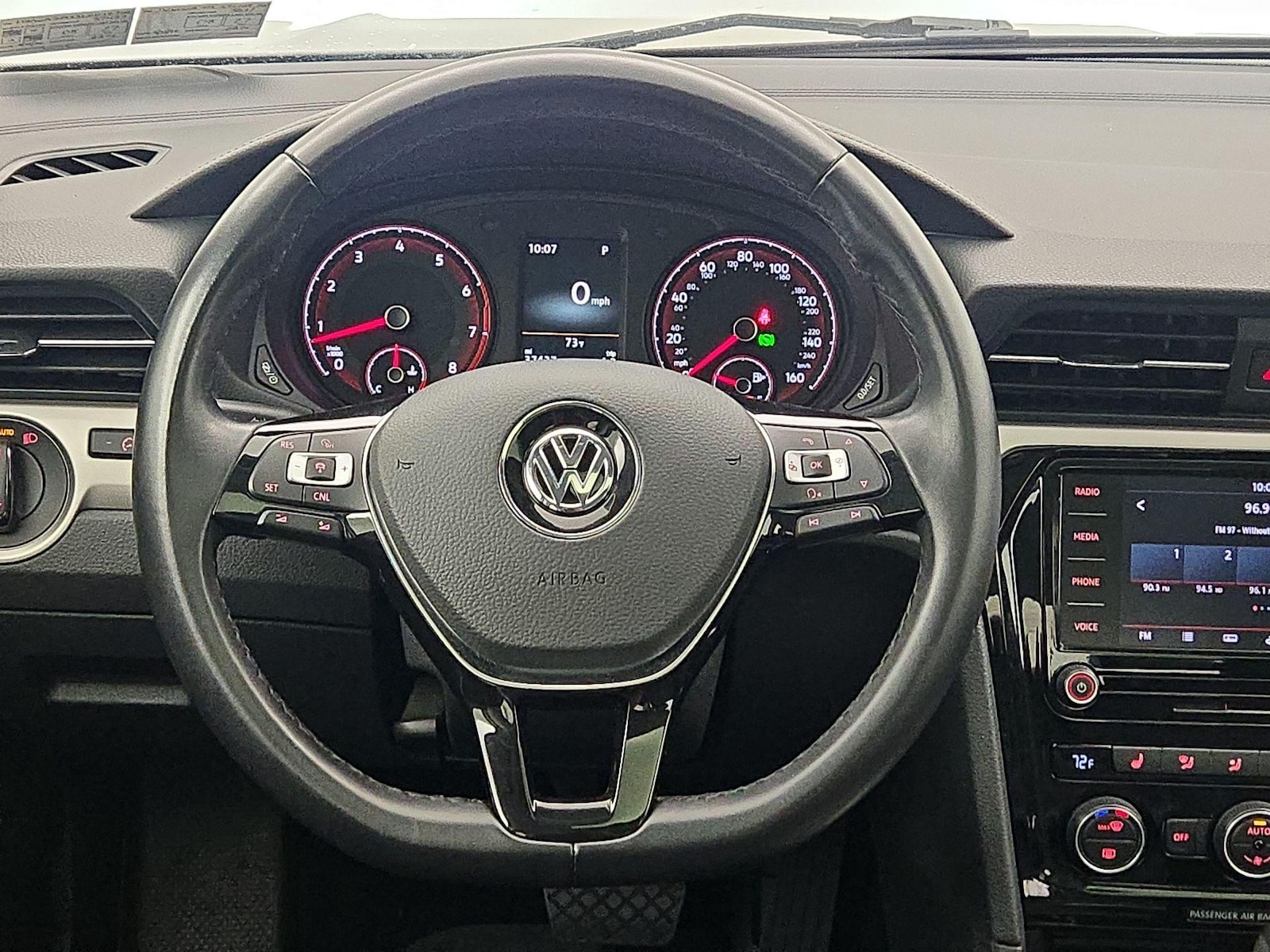 2020 Volkswagen Passat SE - Photo 11