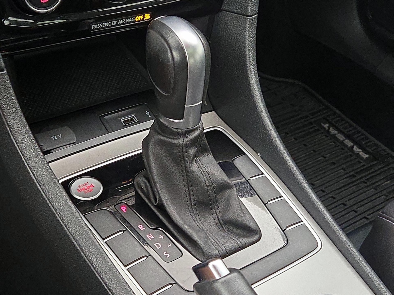 2020 Volkswagen Passat SE - Photo 18