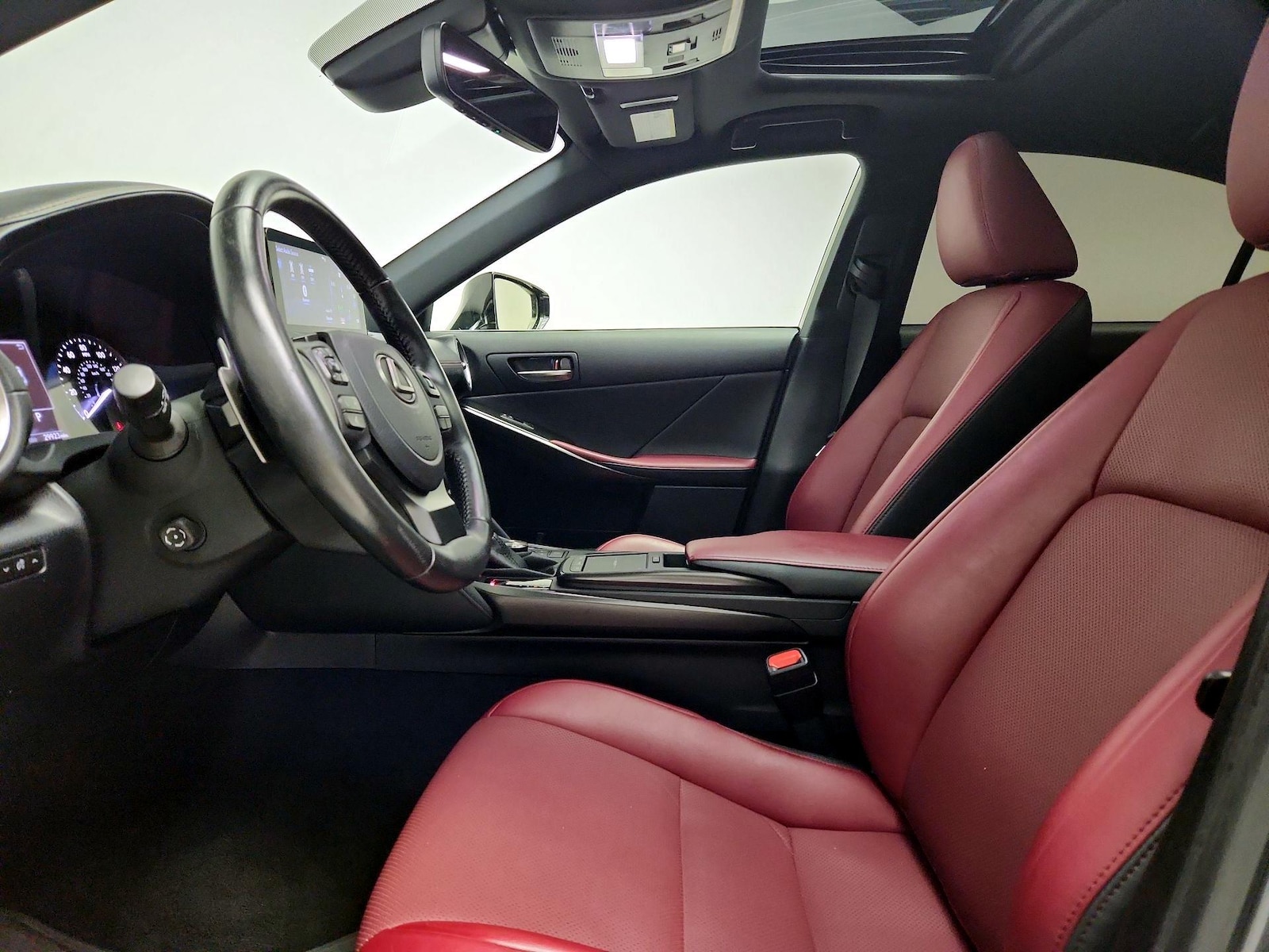 2022 Lexus IS 300 - Photo 12