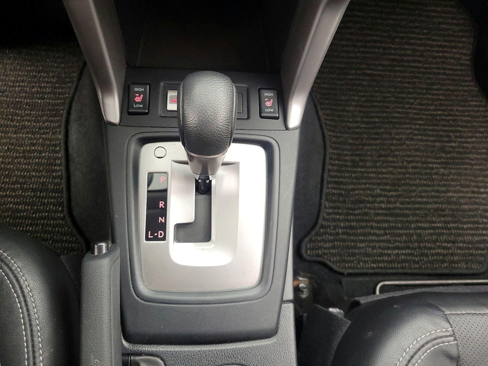 2015 Subaru Forester i Limited - Photo 16