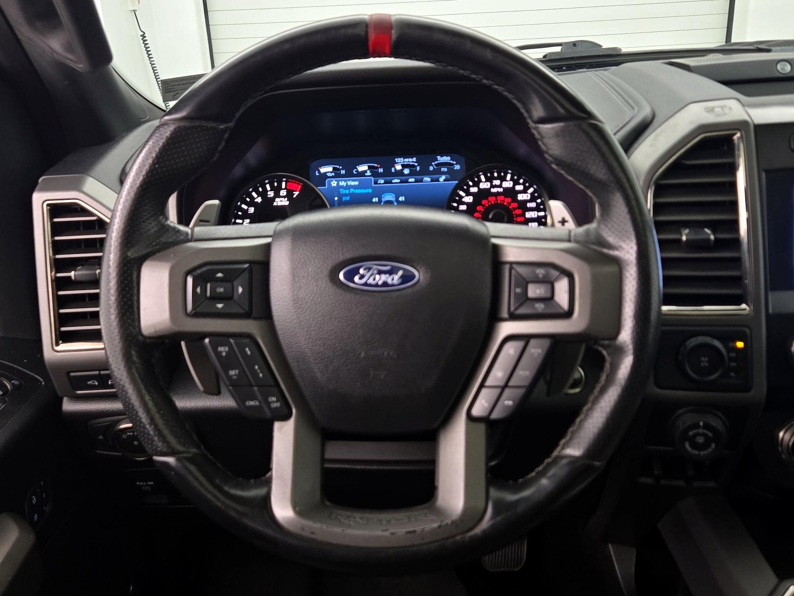 2019 Ford F-150 Raptor - Photo 11