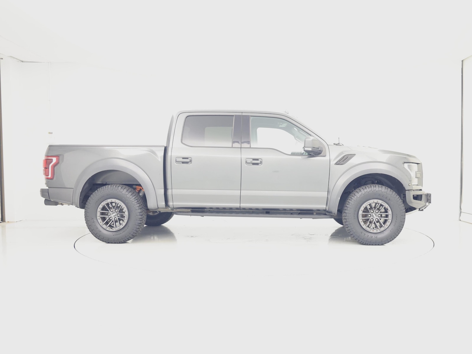 2019 Ford F-150 Raptor - Photo 8