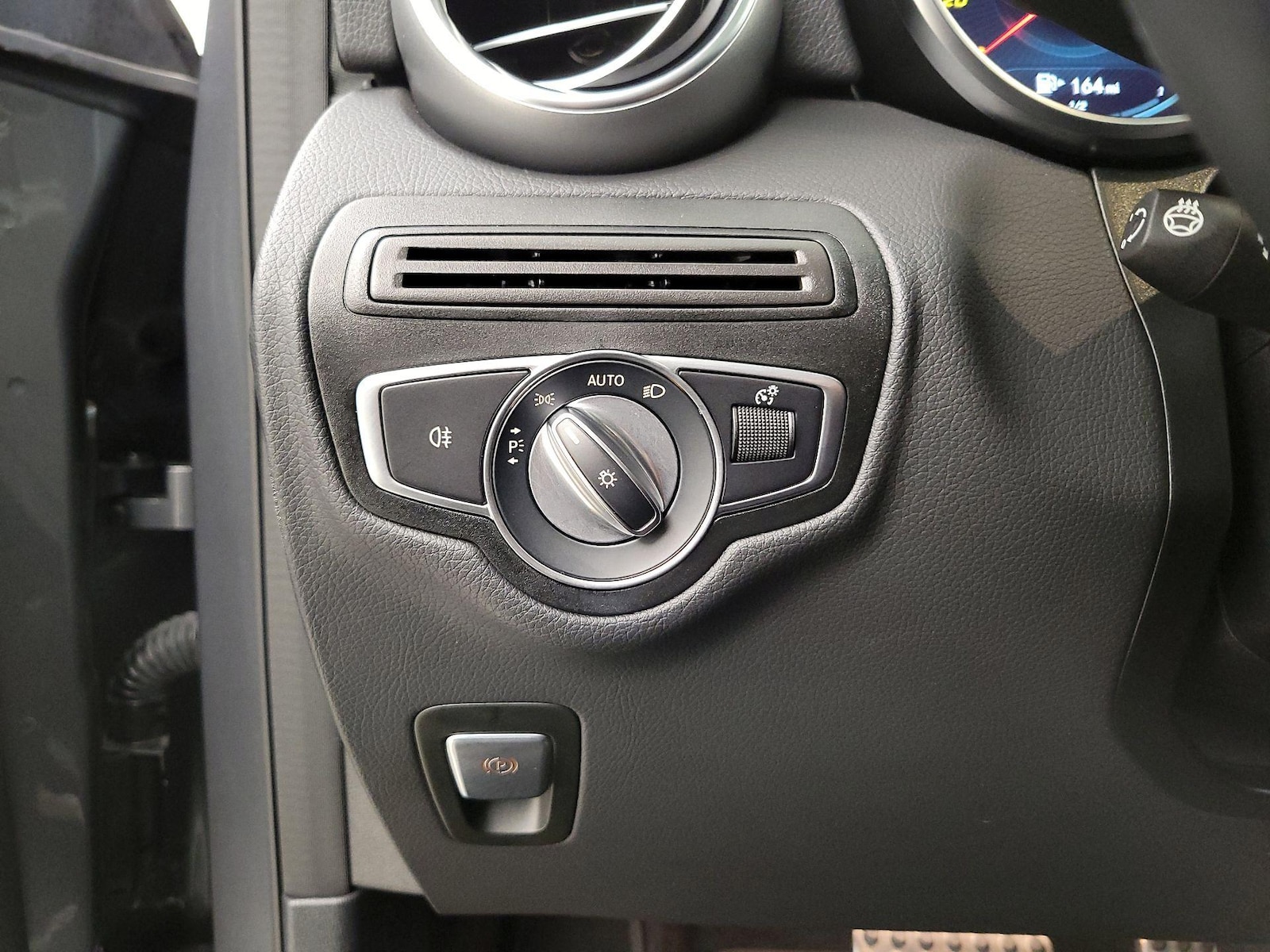 2022 Mercedes-Benz GLC GLC300 - Photo 14