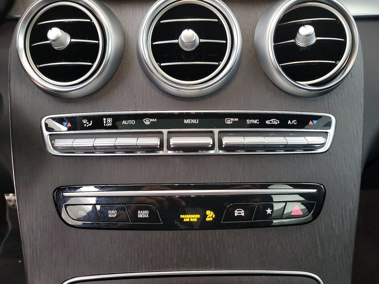 2022 Mercedes-Benz GLC GLC300 - Photo 17