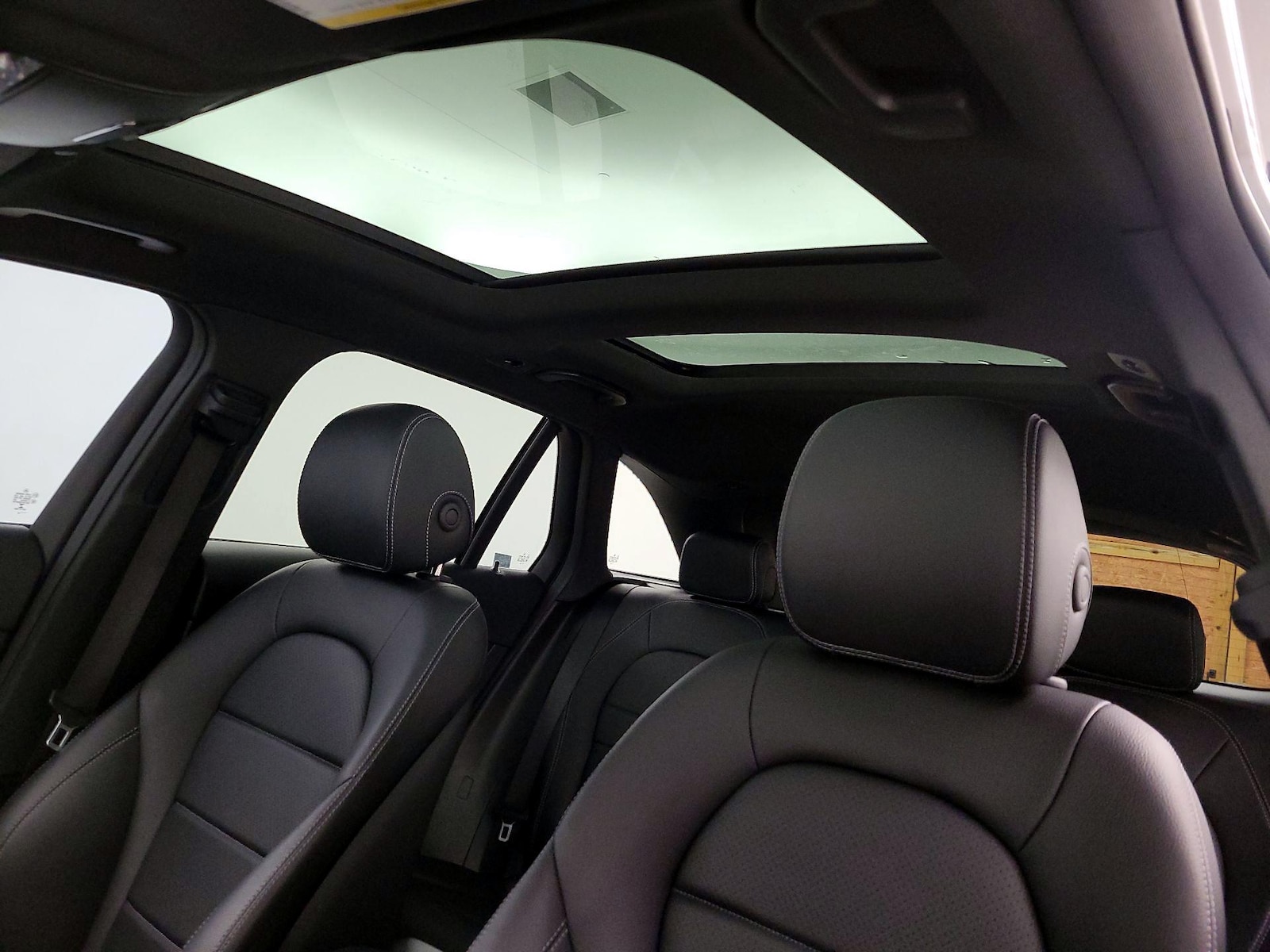 2022 Mercedes-Benz GLC GLC300 - Photo 20