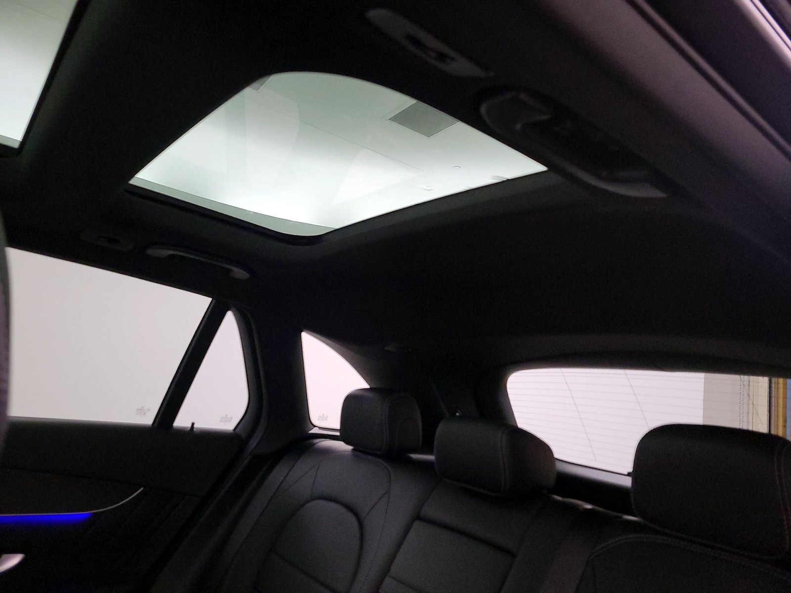 2022 Mercedes-Benz GLC GLC300 - Photo 24