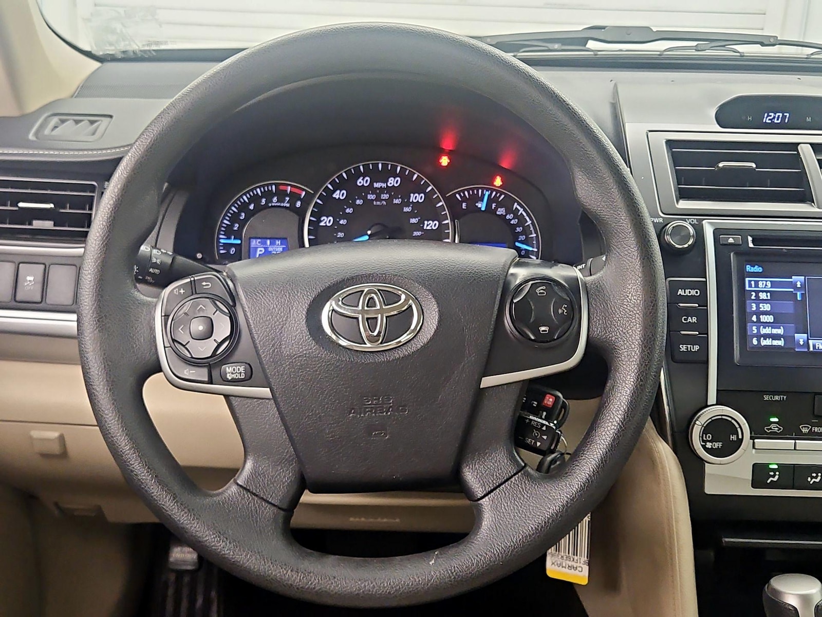 2014 Toyota Camry LE - Photo 11
