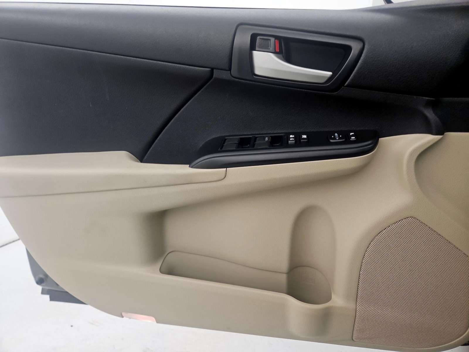 2014 Toyota Camry LE - Photo 13