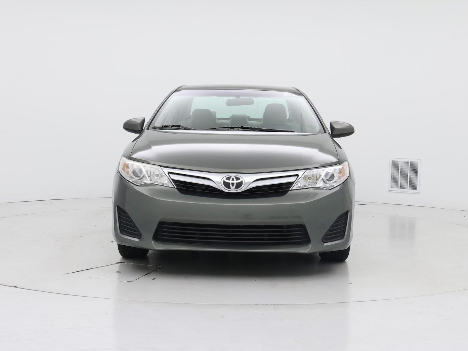 2014 Toyota Camry LE - Photo 6