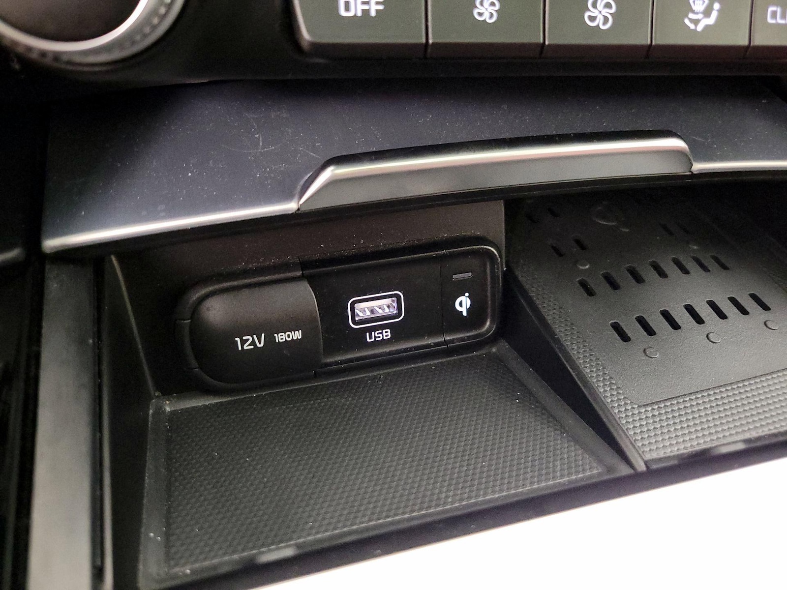 2023 Kia Stinger GT2 - Photo 20