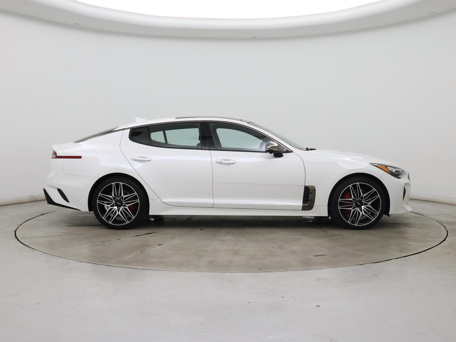 2023 Kia Stinger GT2 - Photo 8