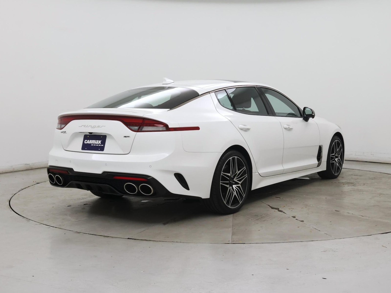 2023 Kia Stinger GT2 - Photo 9