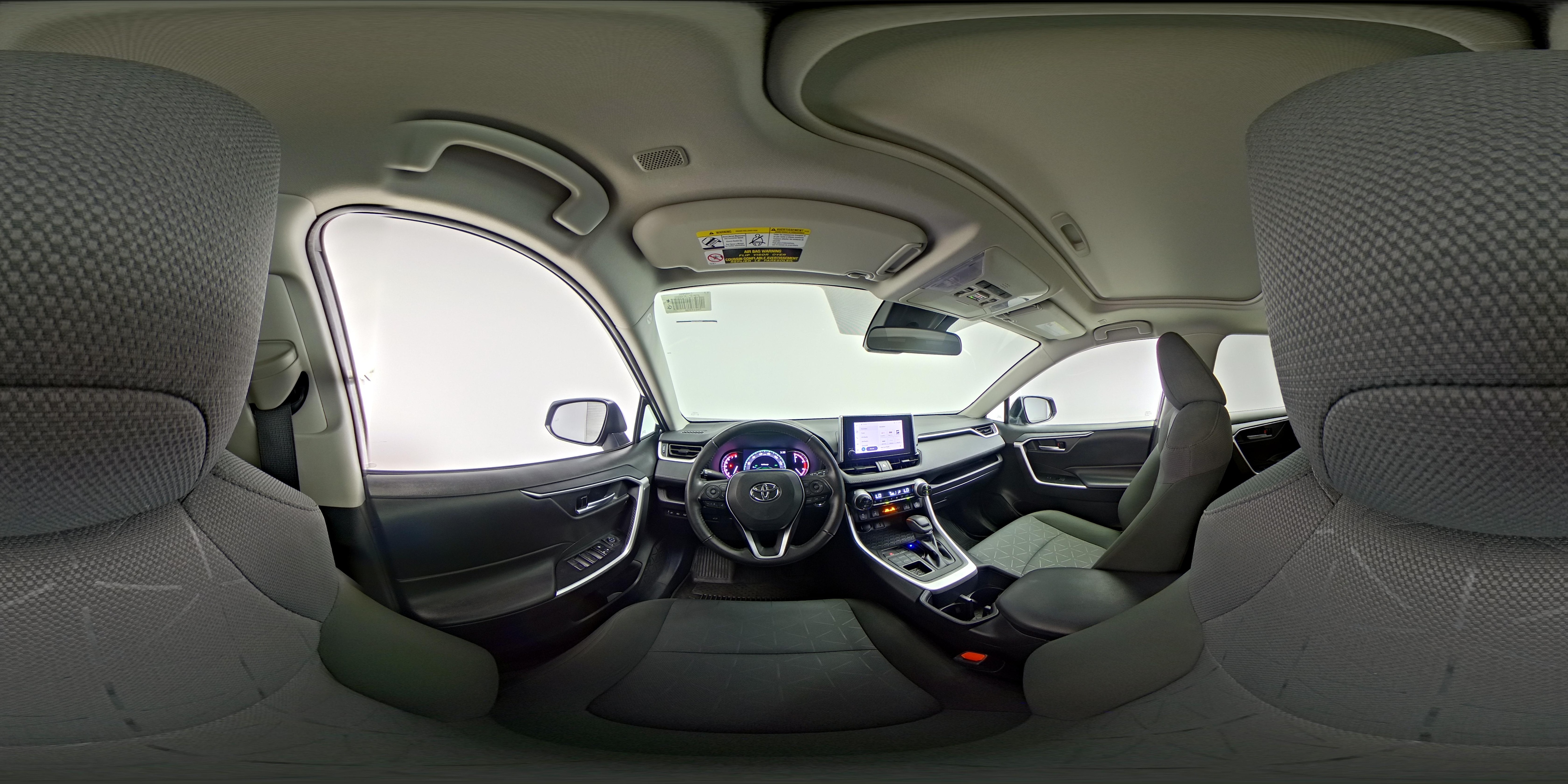 2024 Toyota RAV4 XLE - Photo 27