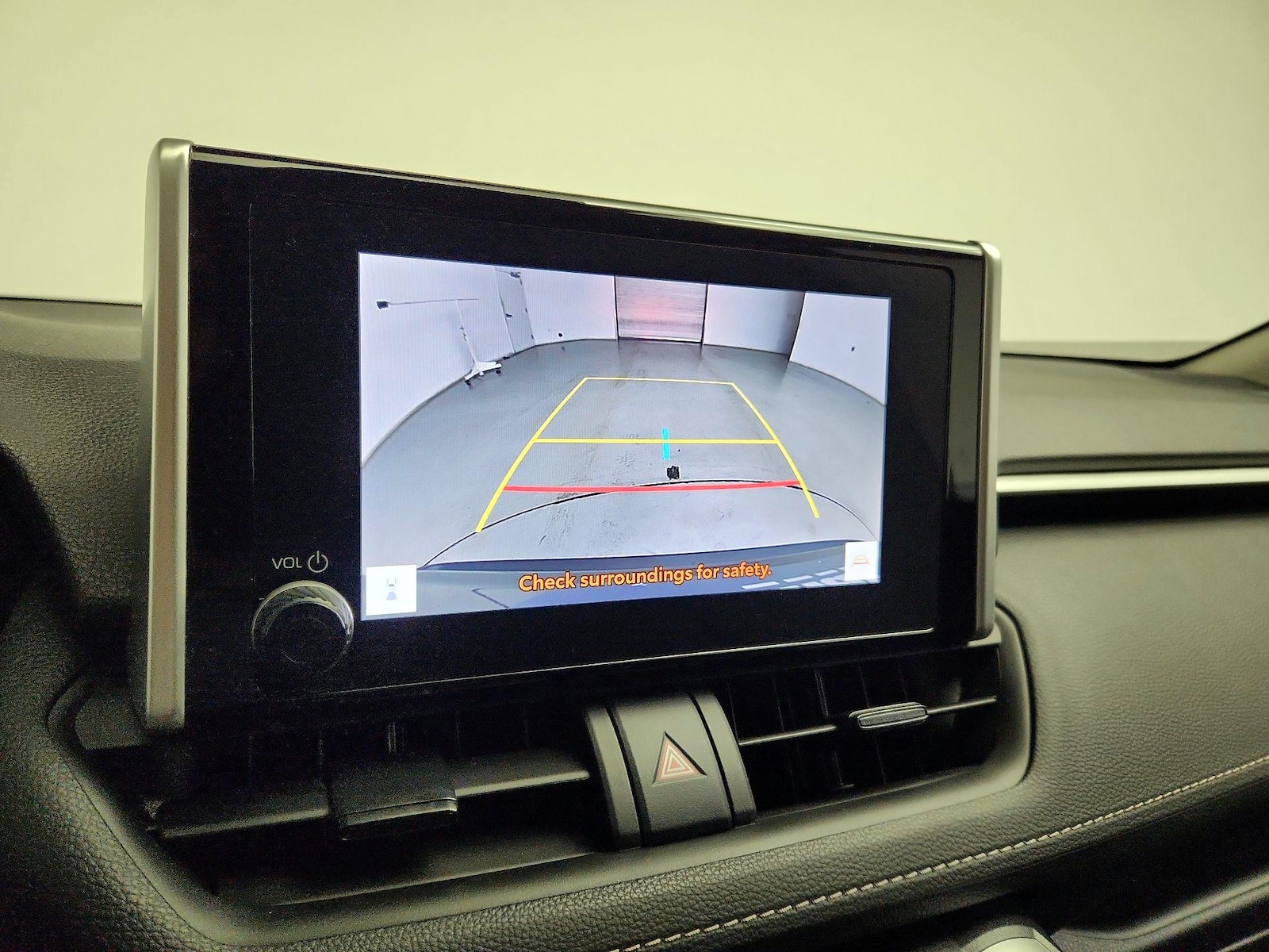 2024 Toyota RAV4 XLE - Photo 15