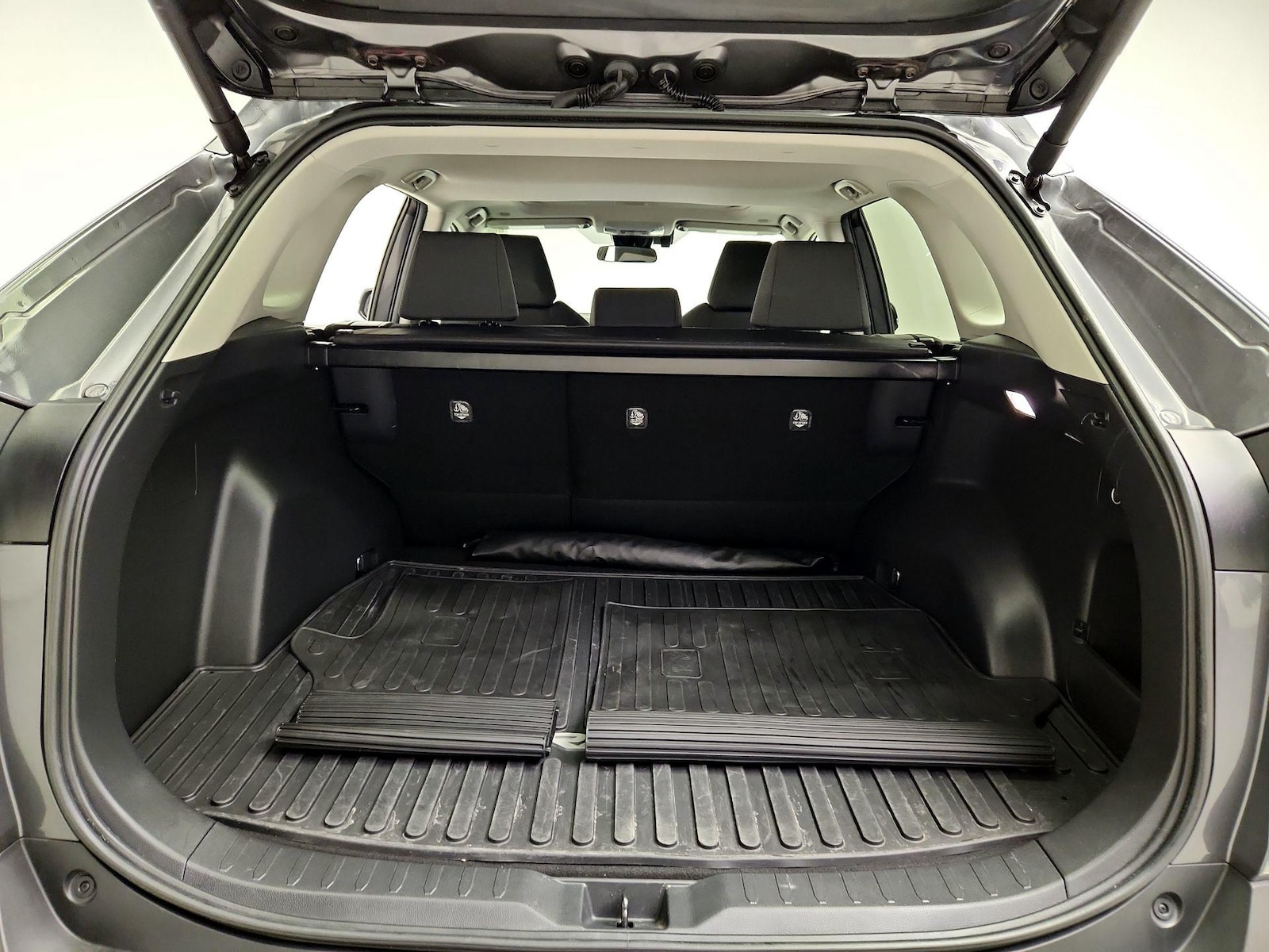 2024 Toyota RAV4 XLE - Photo 22