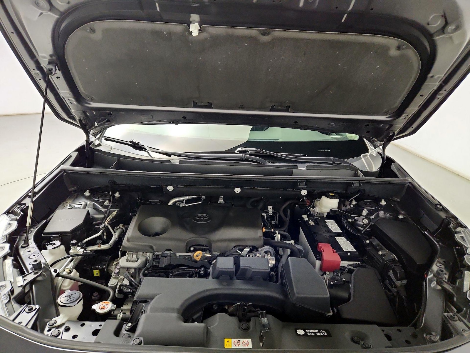 2024 Toyota RAV4 XLE - Photo 23