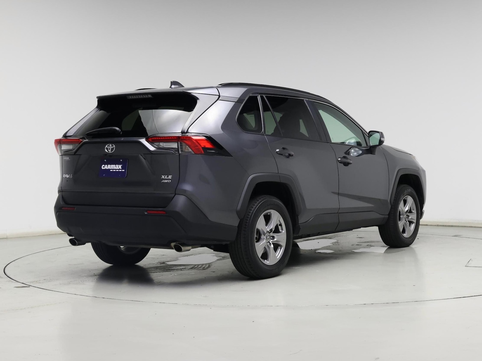 2024 Toyota RAV4 XLE - Photo 9