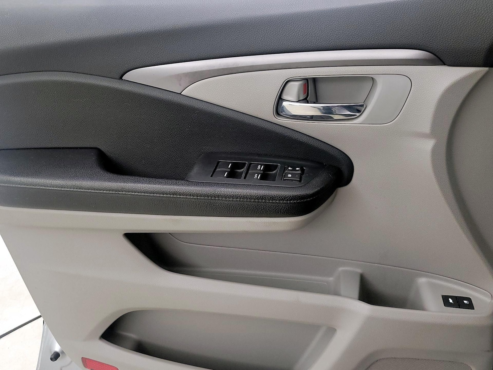 2016 Honda Pilot EX-L - Photo 13