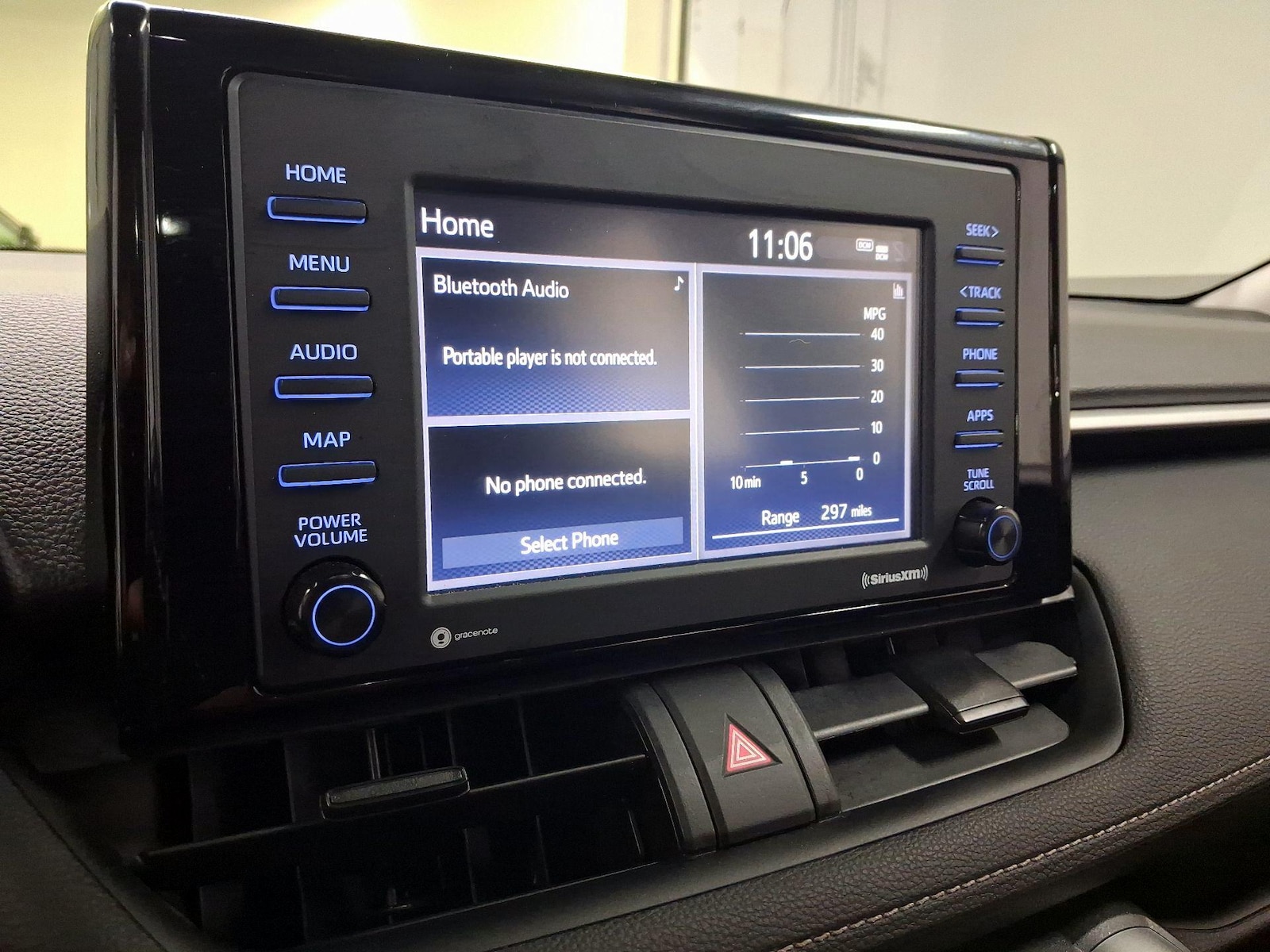 2021 Toyota RAV4 LE - Photo 14