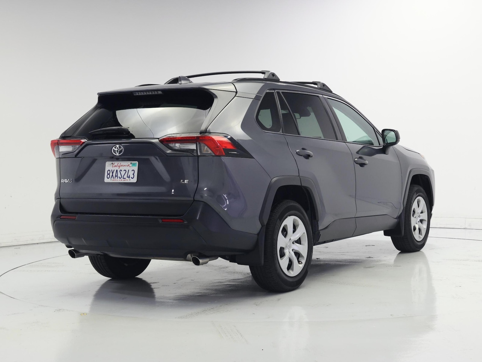 2021 Toyota RAV4 LE - Photo 9