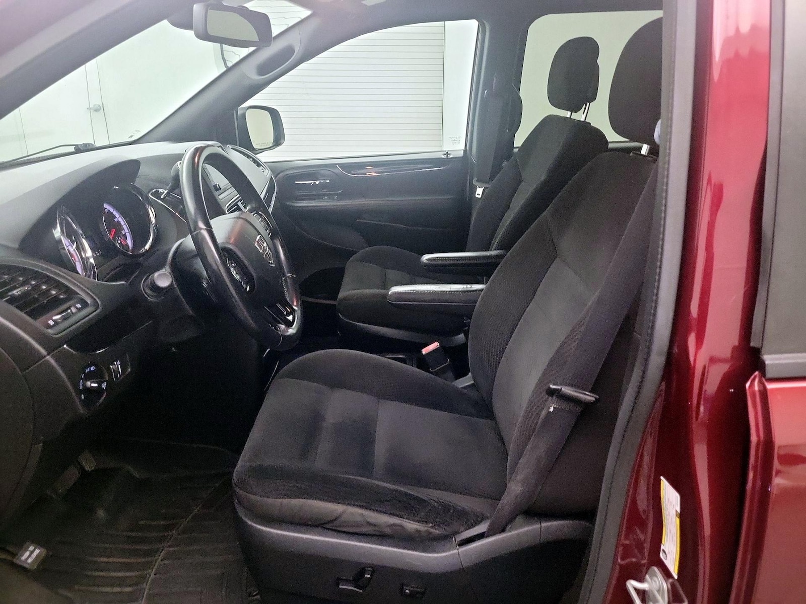 Power Seat(s) & Side Airbags
