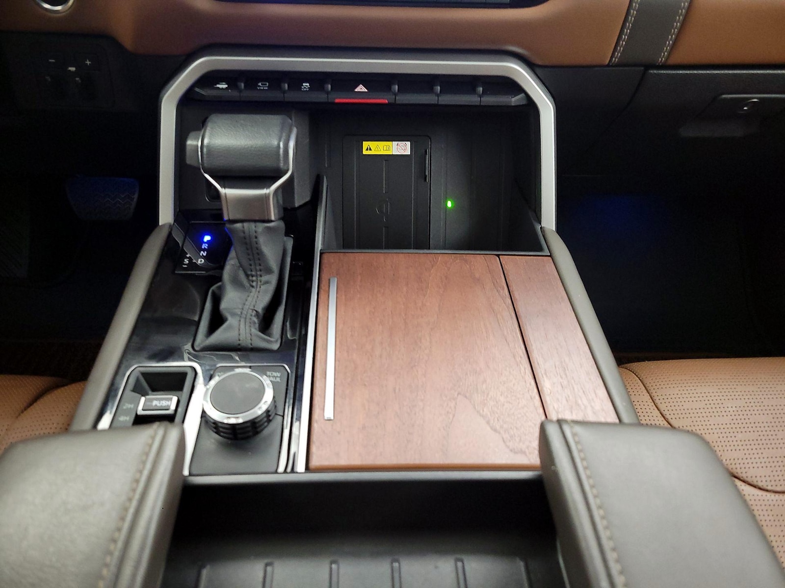 2024 Toyota Tundra 1794 Edition - Photo 18