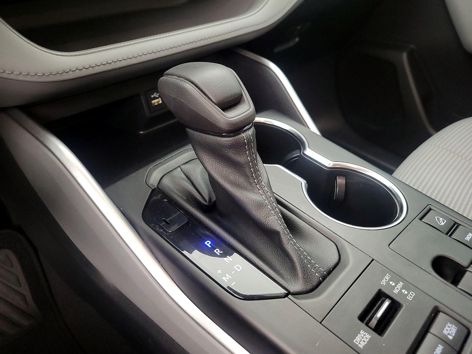2023 Toyota Highlander L - Photo 18