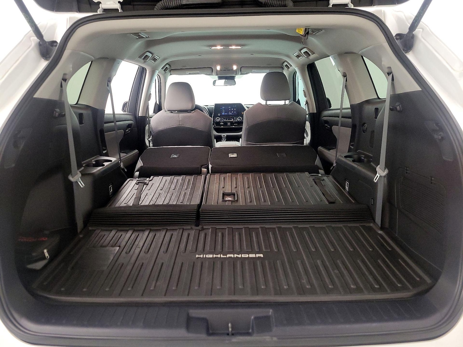2023 Toyota Highlander L - Photo 22