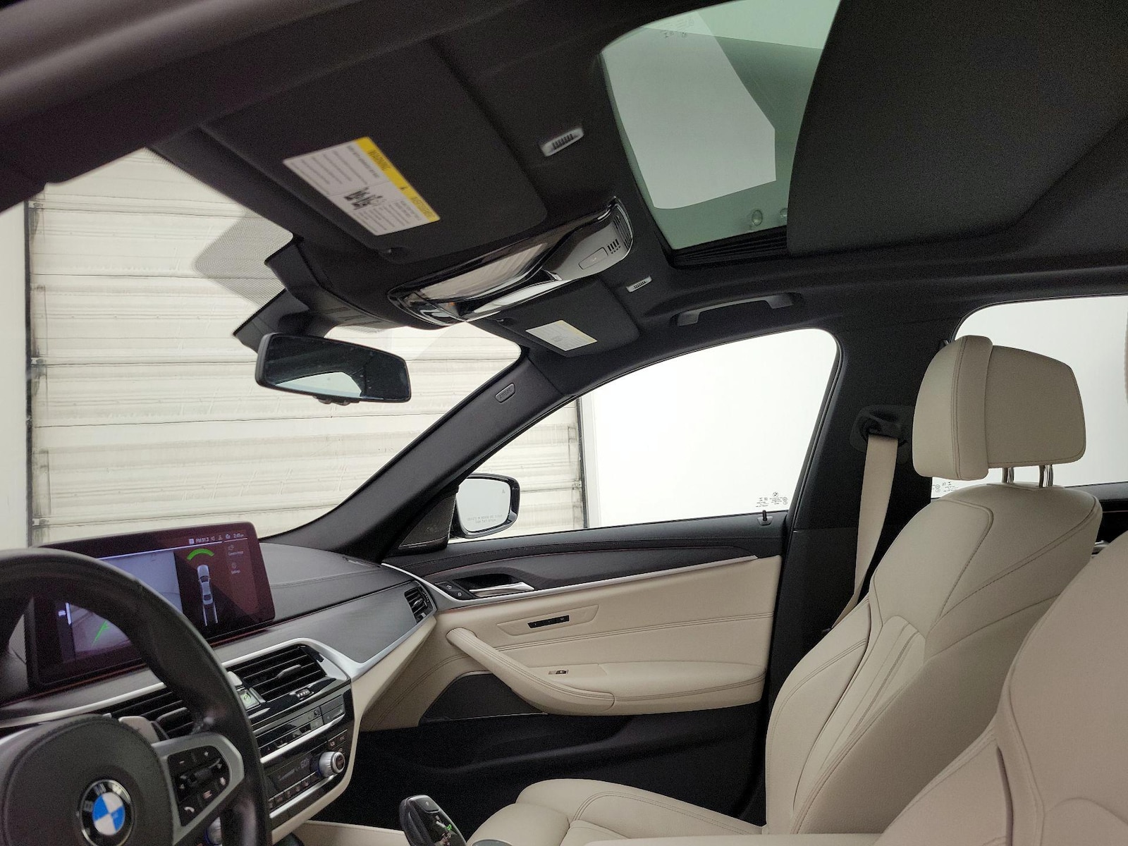 Sunroof(s) & Overhead Airbags