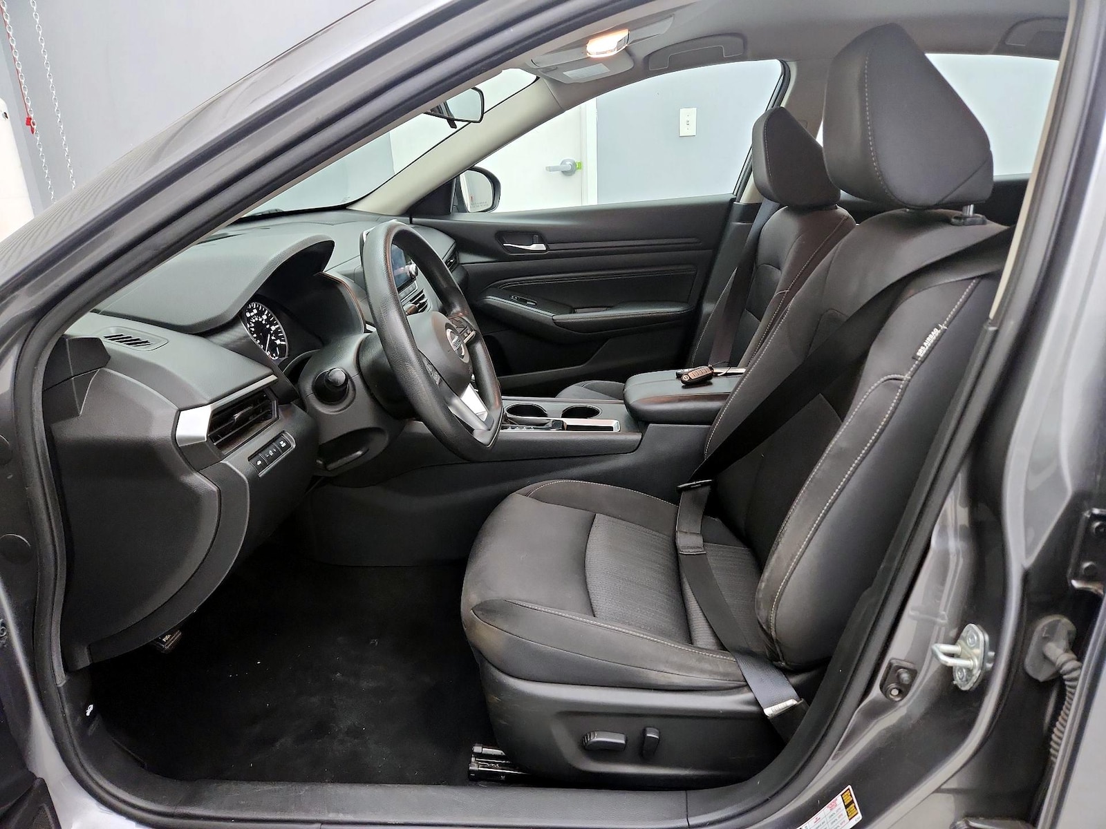 Power Seat(s) & Side Airbags