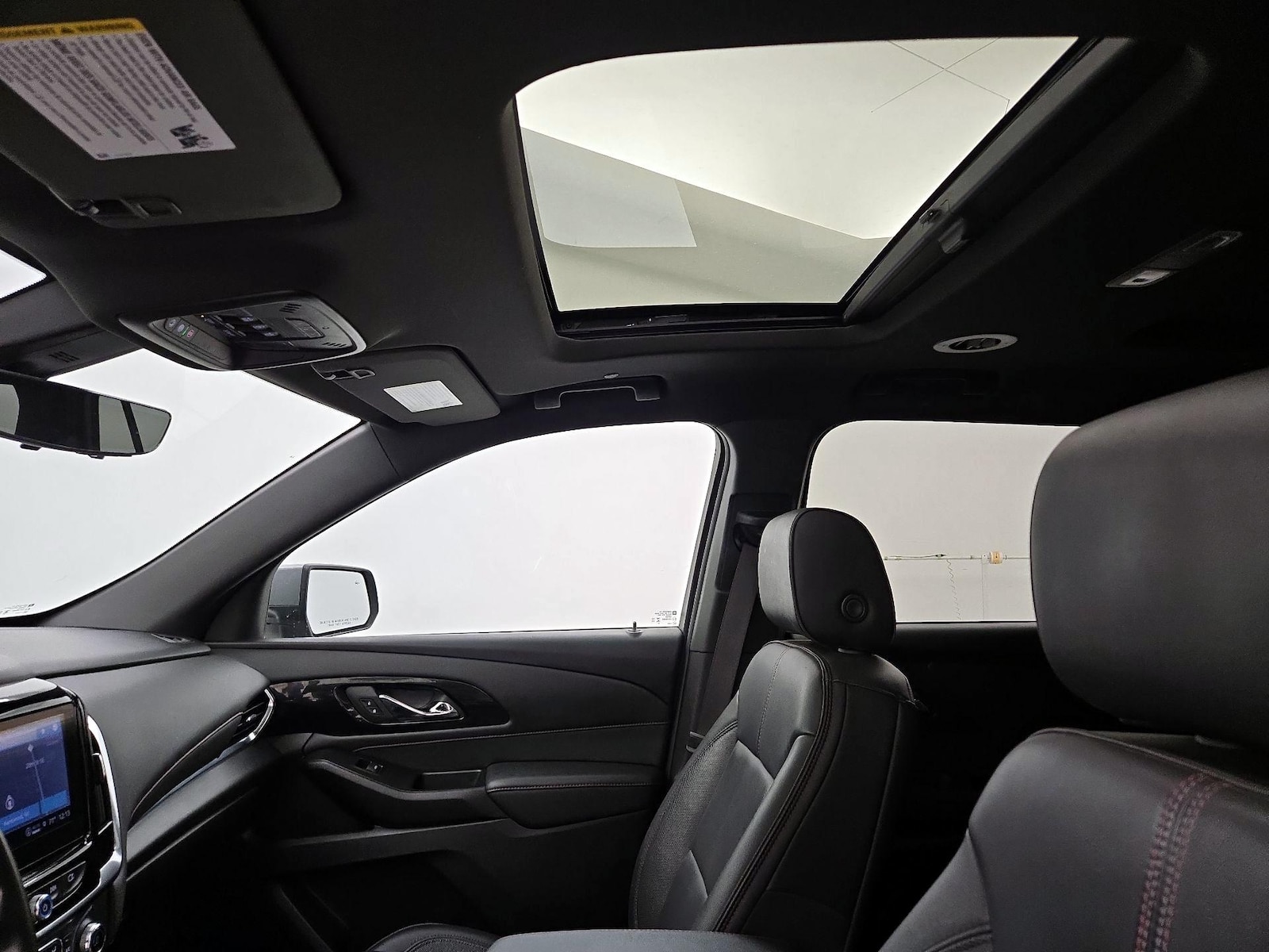 Sunroof(s) & Overhead Airbags