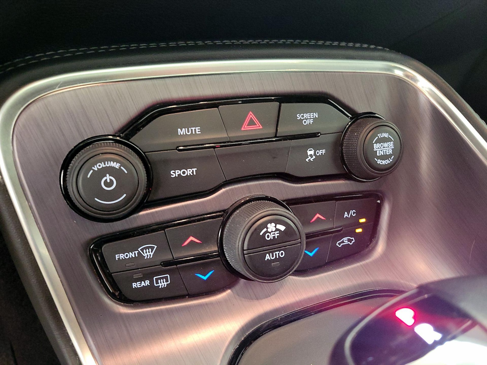 2018 Dodge Challenger R/T - Photo 18