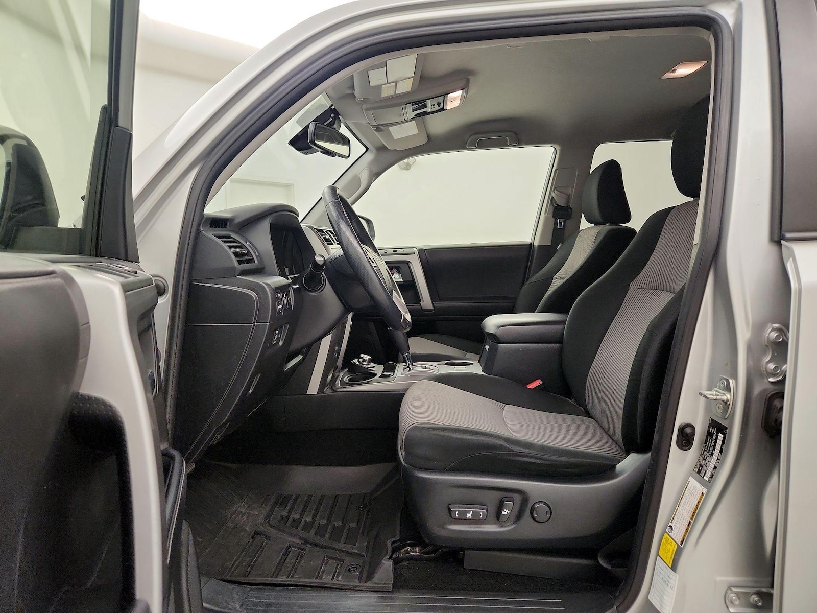 Power Seat(s) & Side Airbags
