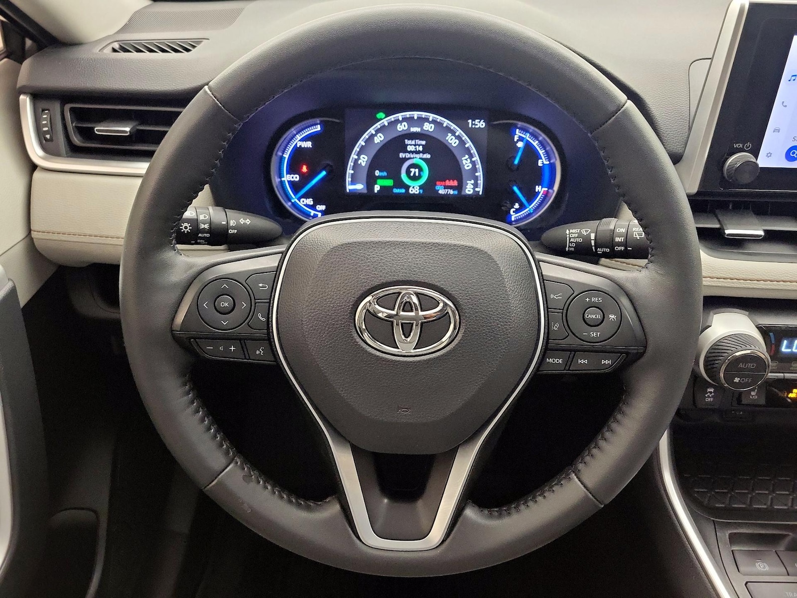 2024 Toyota RAV4 XLE Premium - Photo 11