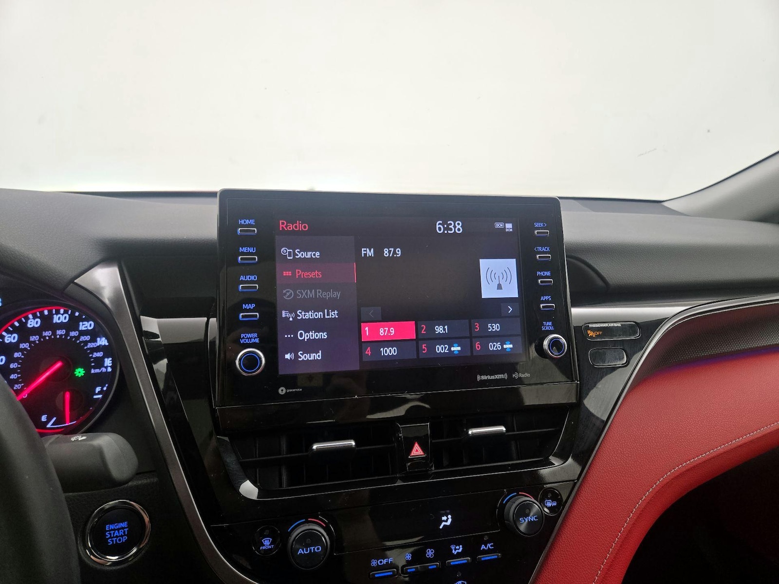 2021 Toyota Camry XSE - Photo 16