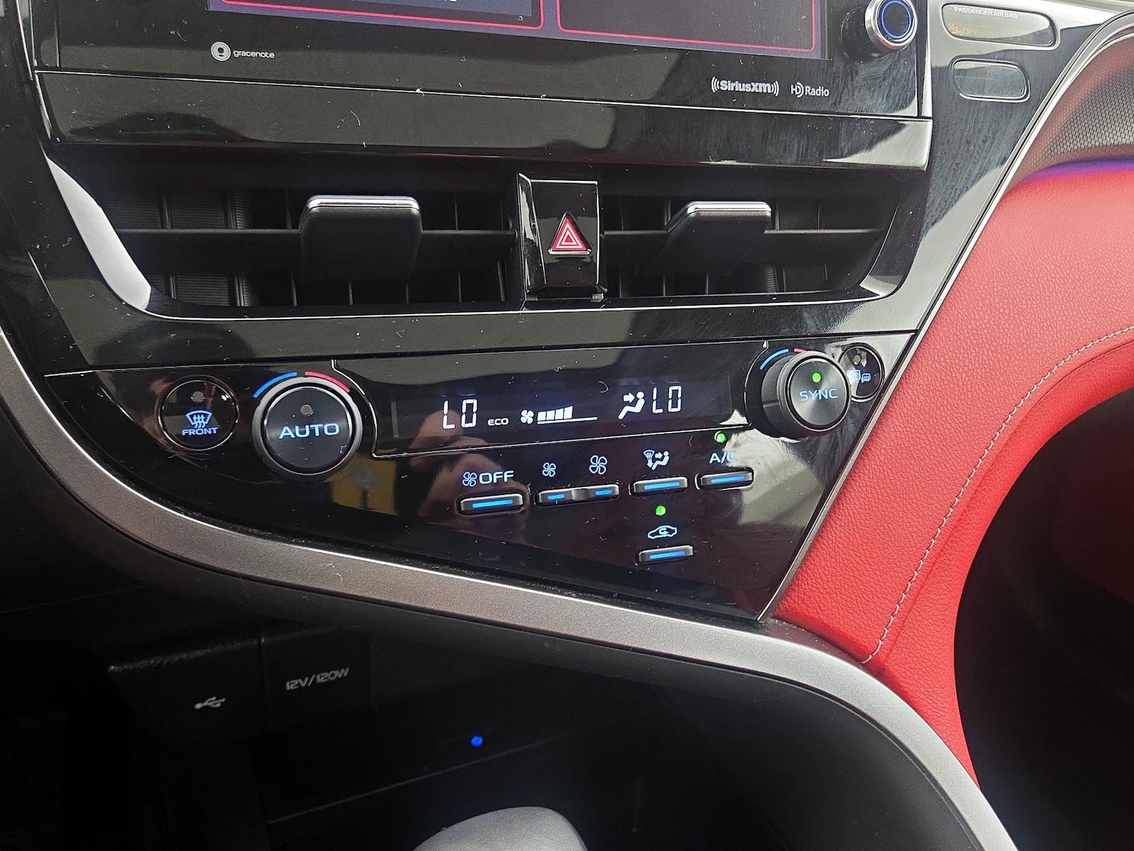 2021 Toyota Camry XSE - Photo 17