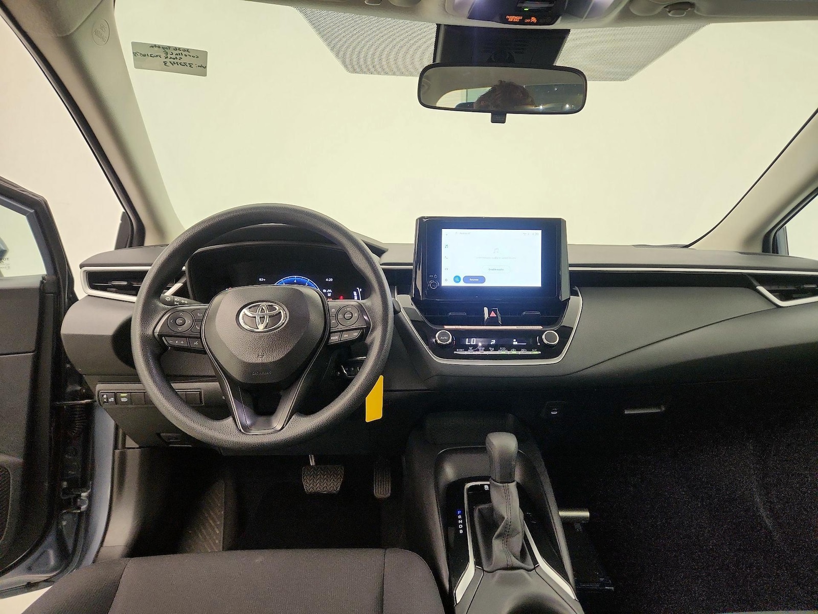 2026 Toyota Corolla LE - Photo 10