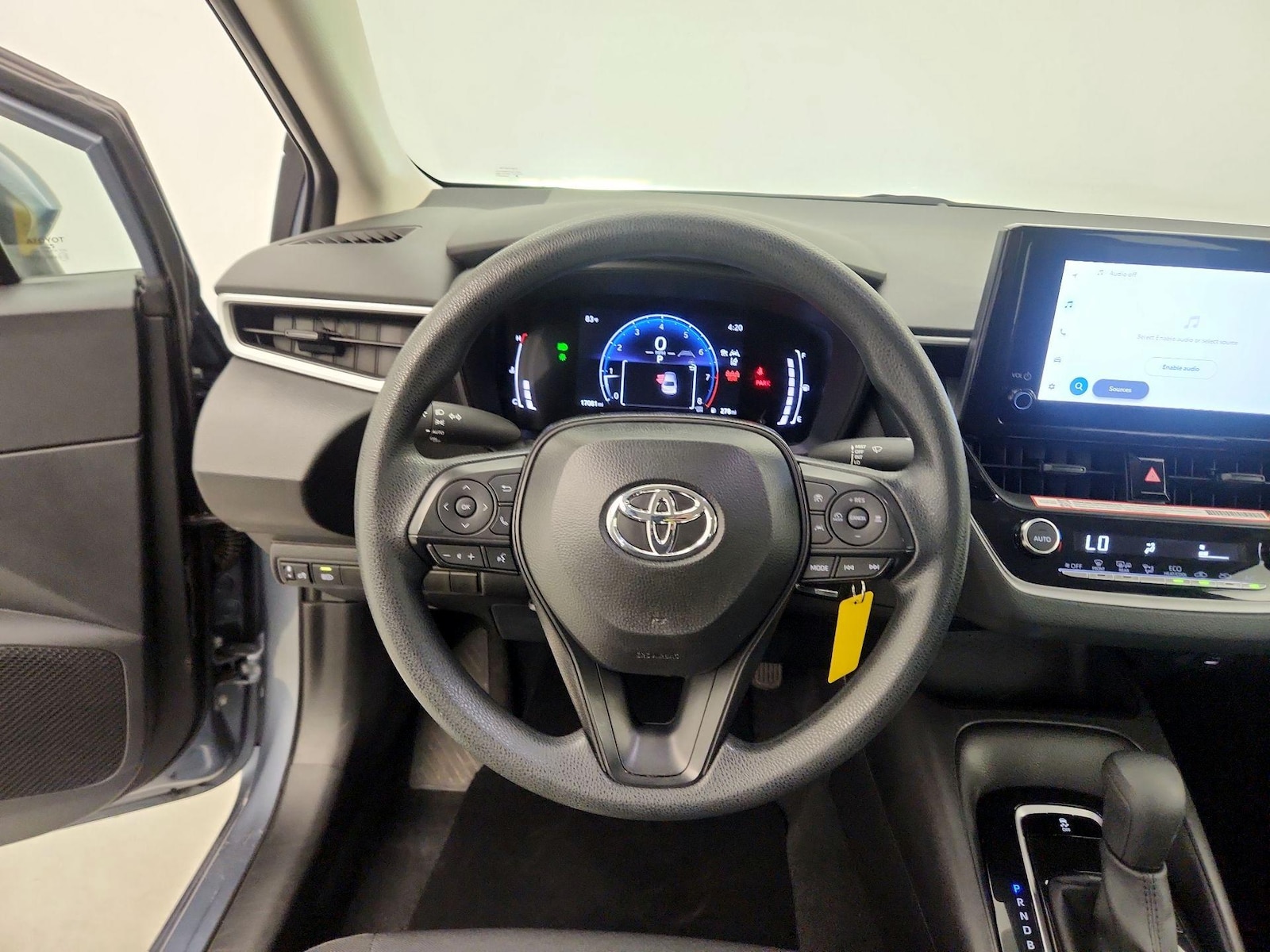 2026 Toyota Corolla LE - Photo 11