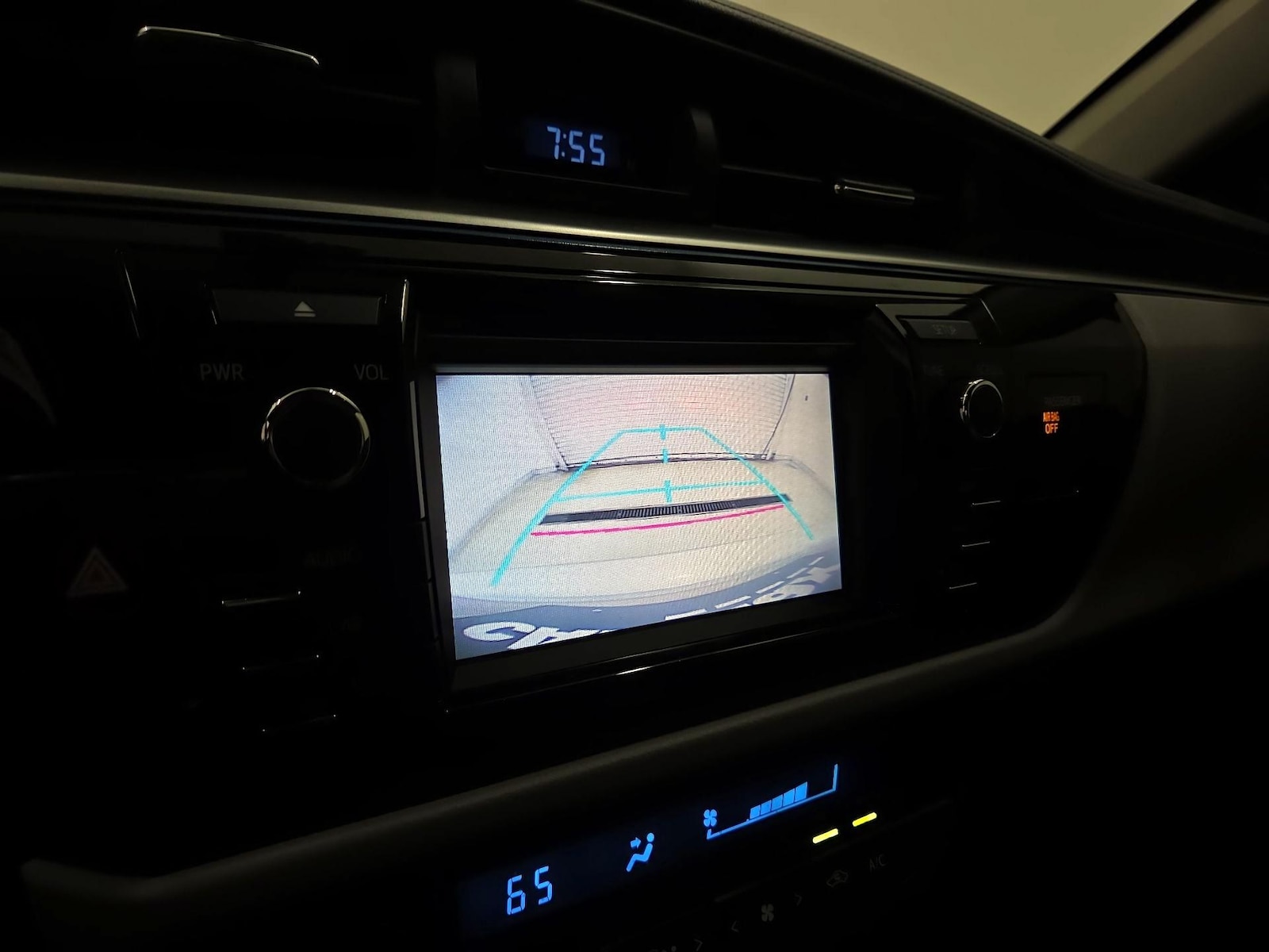 2016 Toyota Corolla LE - Photo 15