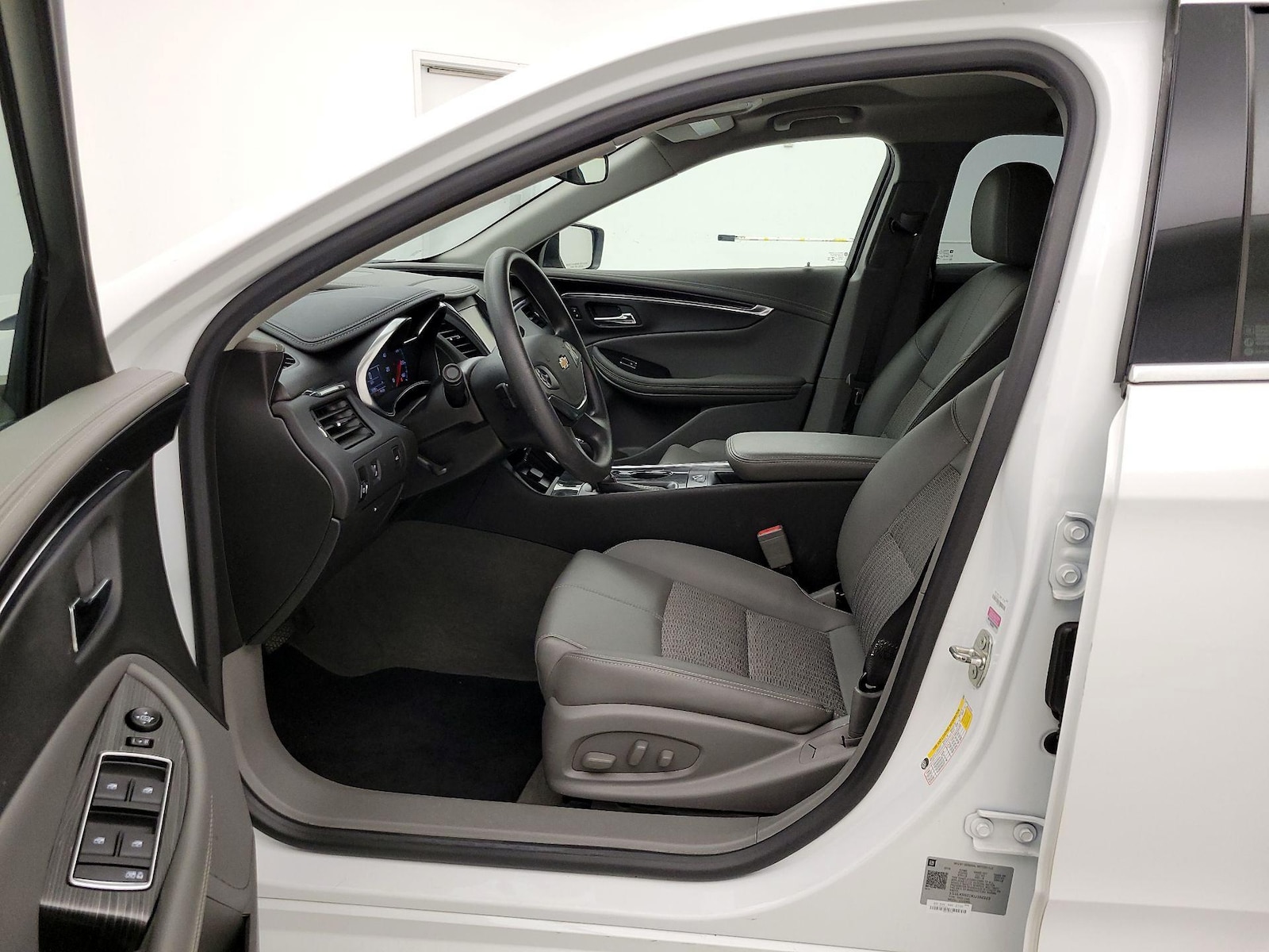 Power Seat(s) & Side Airbags