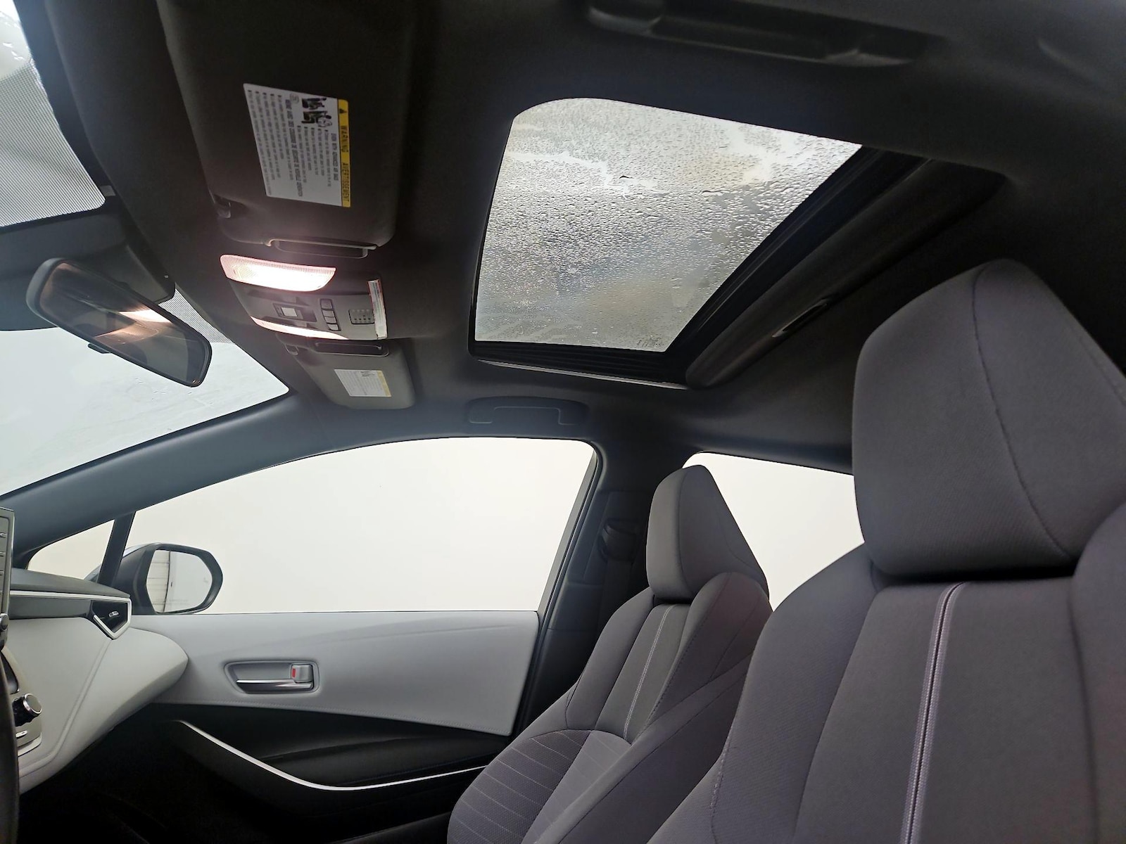 Sunroof(s) & Overhead Airbags