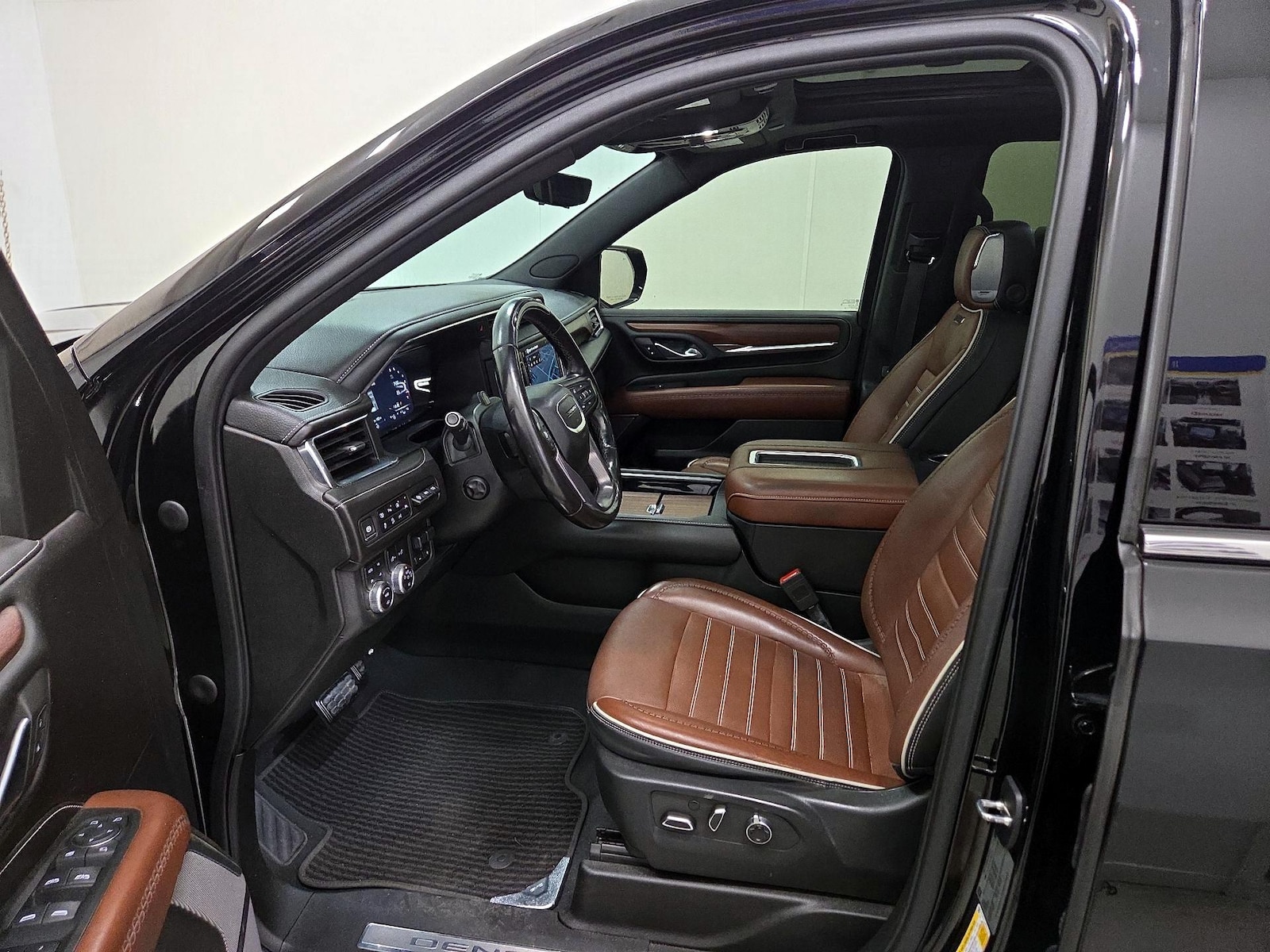 2023 GMC Yukon XL Denali Ultimate - Photo 12