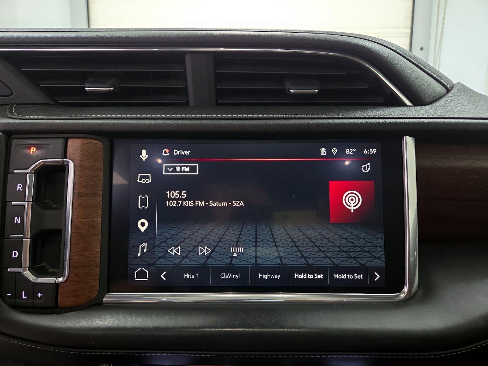 2023 GMC Yukon XL Denali Ultimate - Photo 17