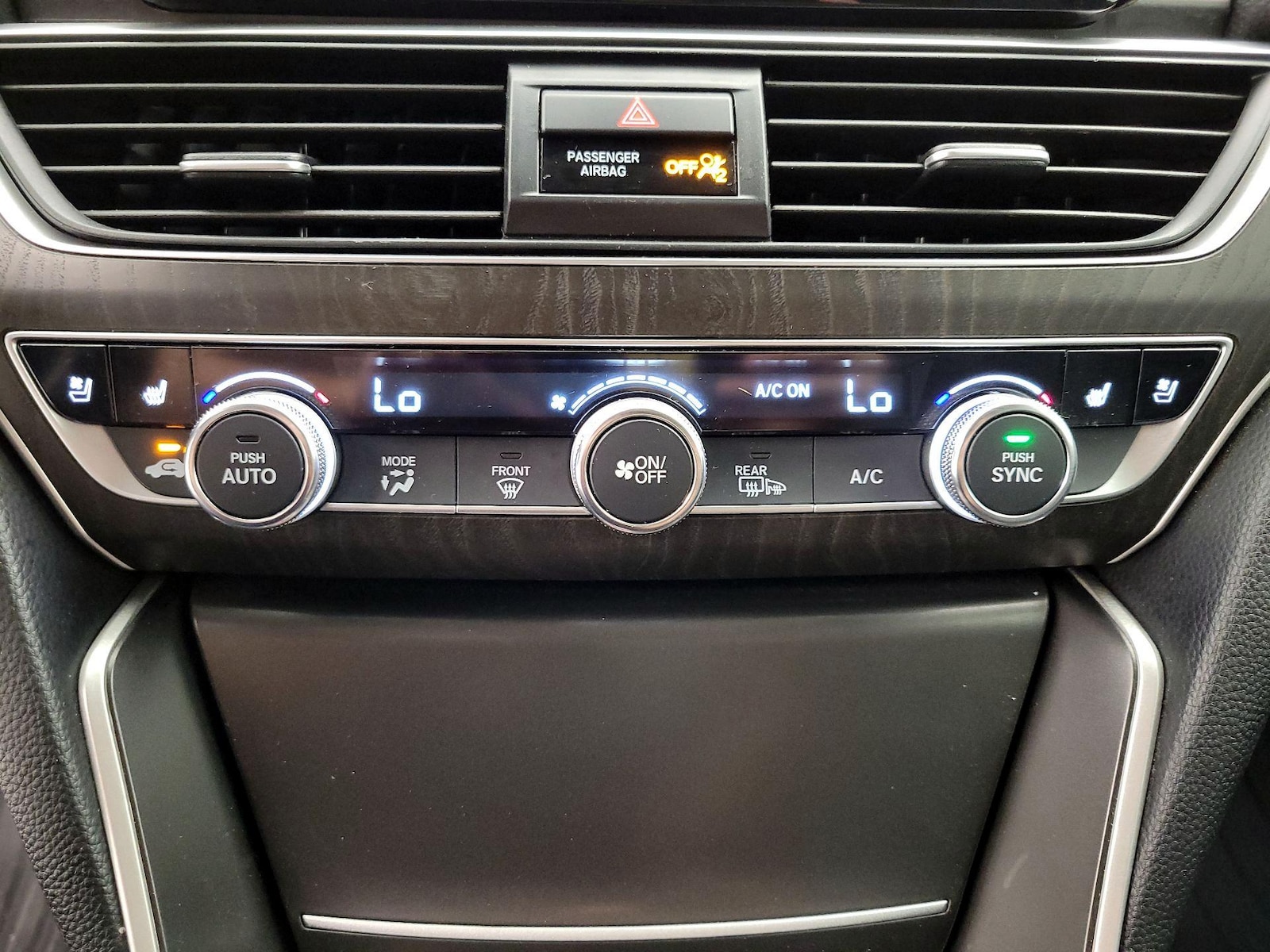 2018 Honda Accord Hybrid Touring - Photo 17